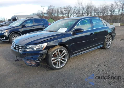 2017 Volkswagen Passat 1.8T R-Line z USA, uszkodzony, nr VIN 1VWDT7A31HC044431